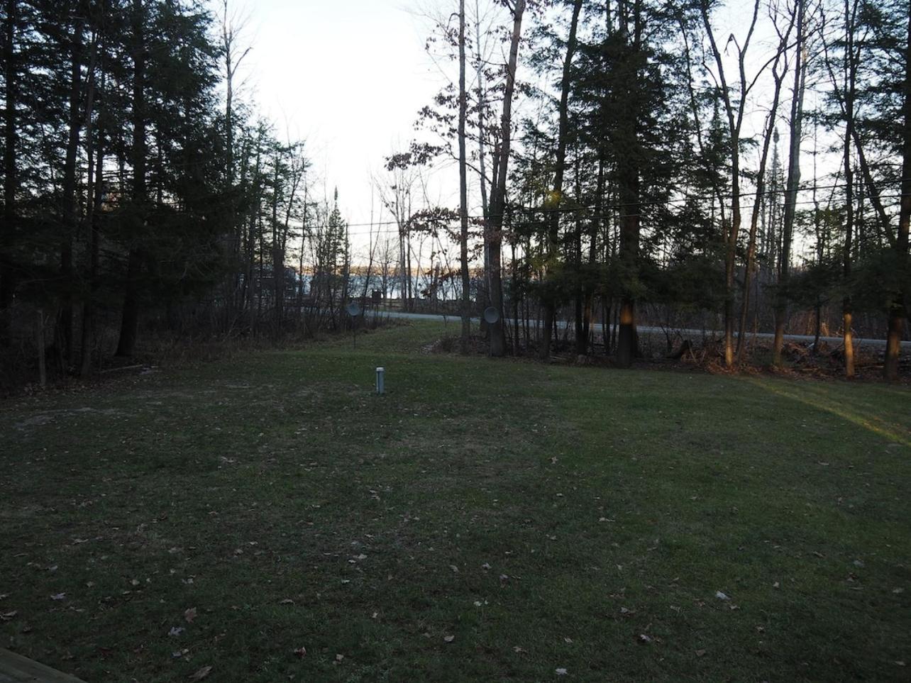 The Green Lake Getaway - Shared Lake Access! Interlochen Экстерьер фото