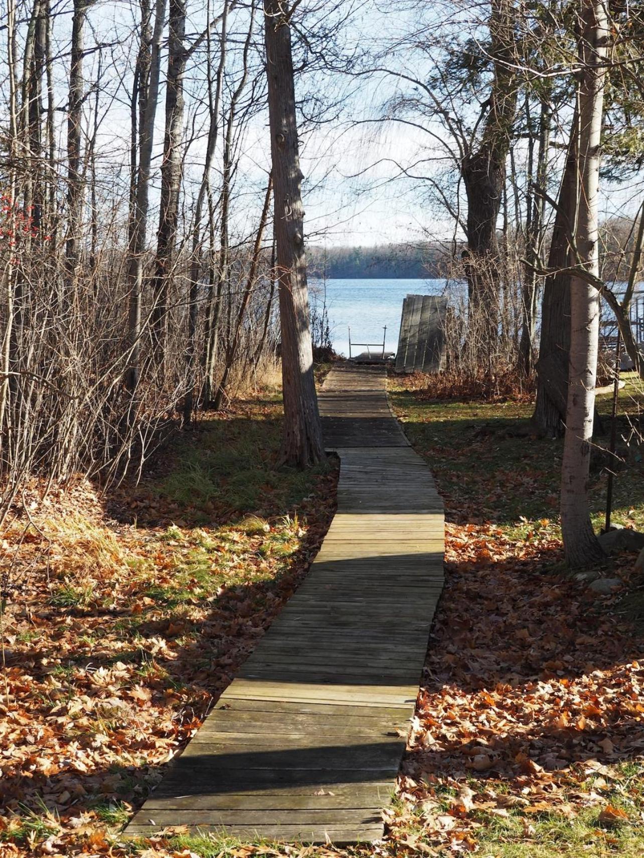 The Green Lake Getaway - Shared Lake Access! Interlochen Экстерьер фото