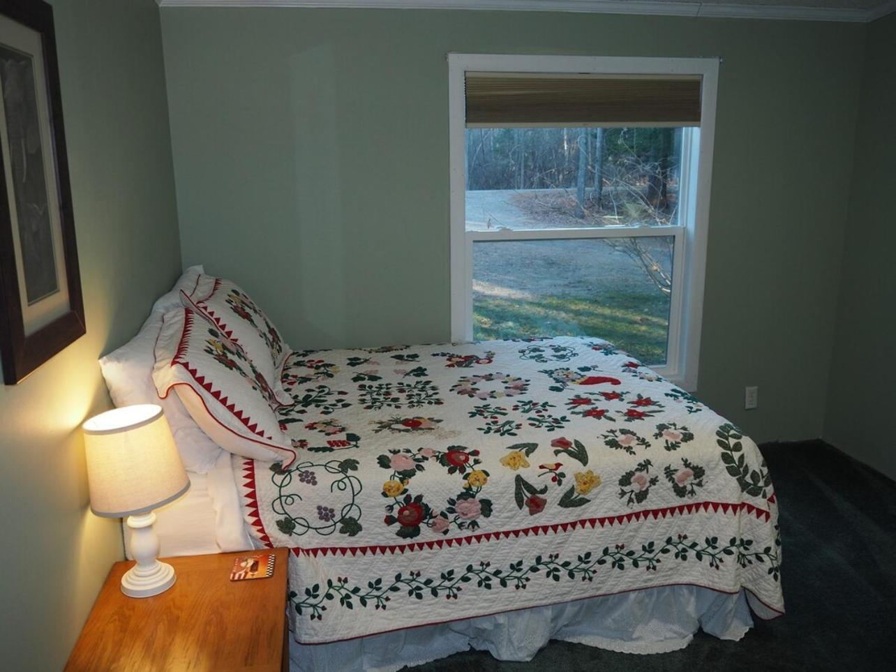 The Green Lake Getaway - Shared Lake Access! Interlochen Экстерьер фото